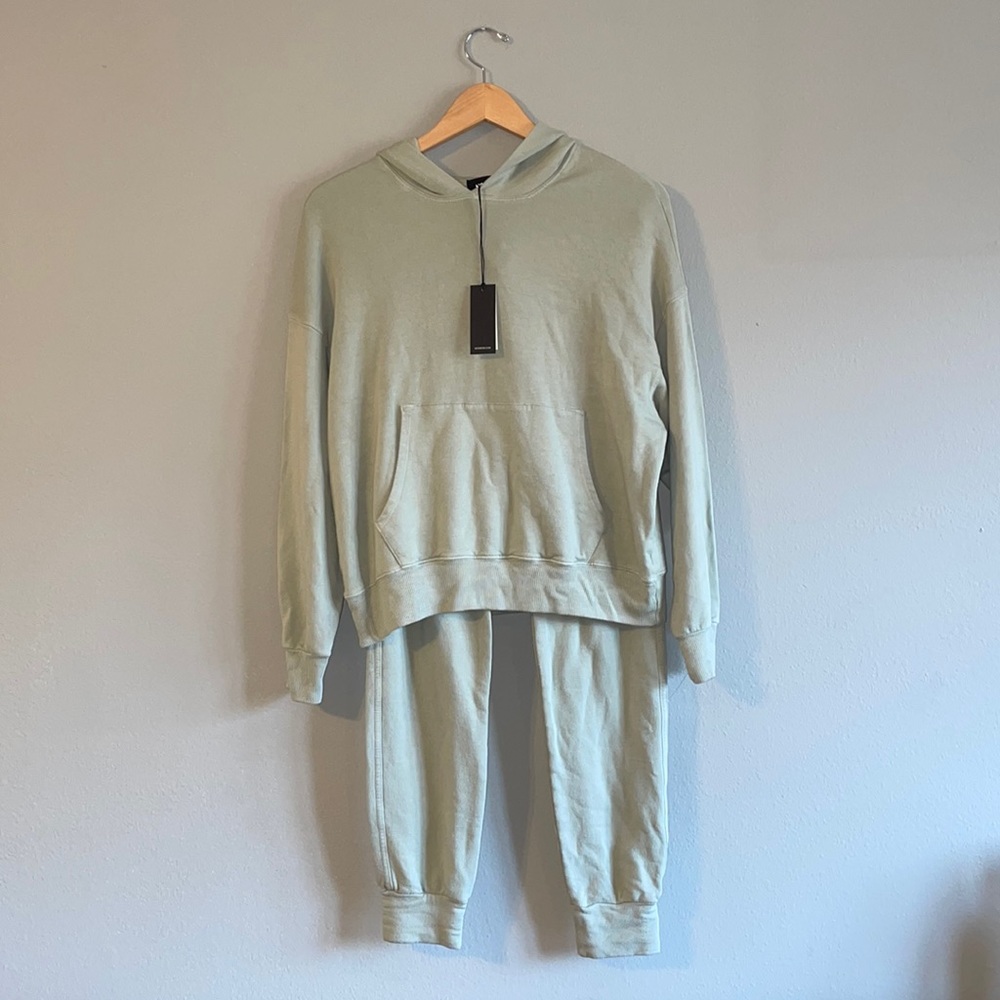New condition Monrow soft fleece kangaroo pocket hoodie and joggers XS SET